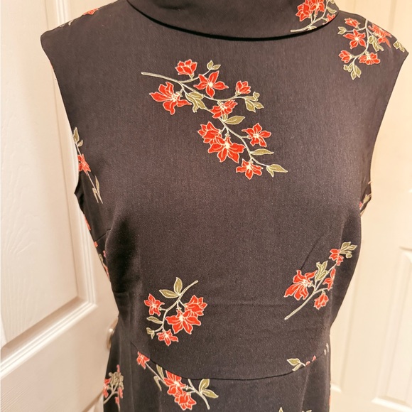 Banana Republic Black Dress with Red Floral Design - Picture 5 of 10